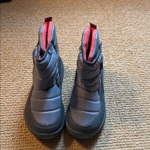 Merrell Kids' 2 Gray and Pink Boots